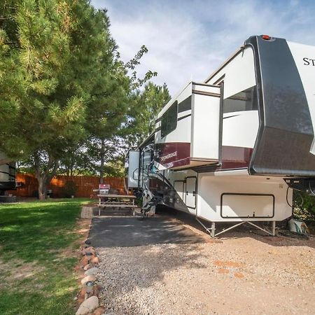 Outdoor Glamping Large 5Th Wheel Setup Ok4A Appartamento Moab Esterno foto