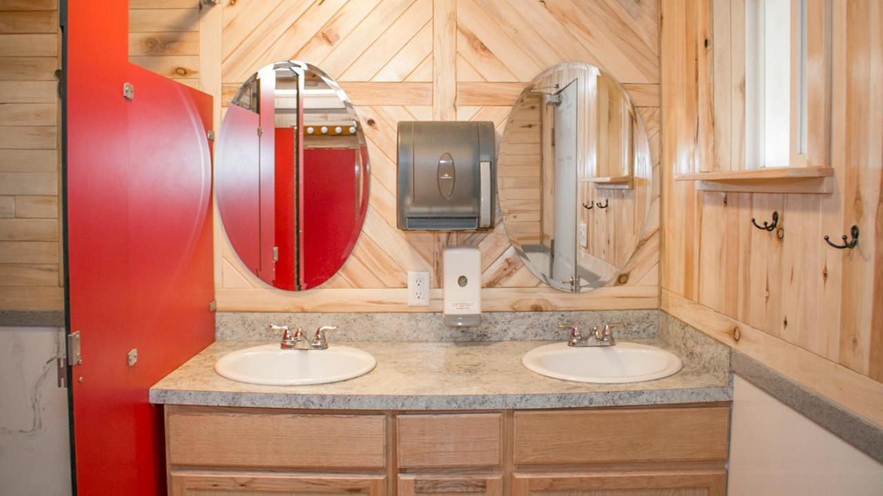 Outdoor Glamping Large 5Th Wheel Setup Ok4A Appartamento Moab Esterno foto