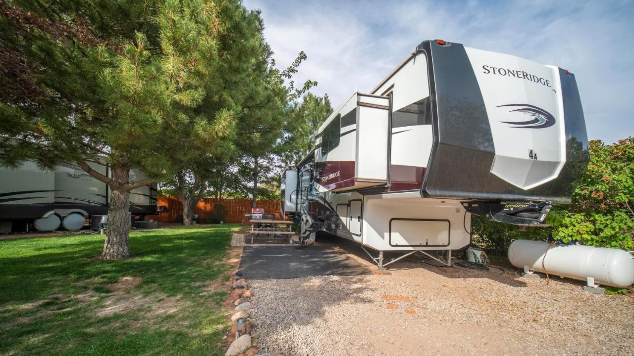 Outdoor Glamping Large 5Th Wheel Setup Ok4A Appartamento Moab Esterno foto
