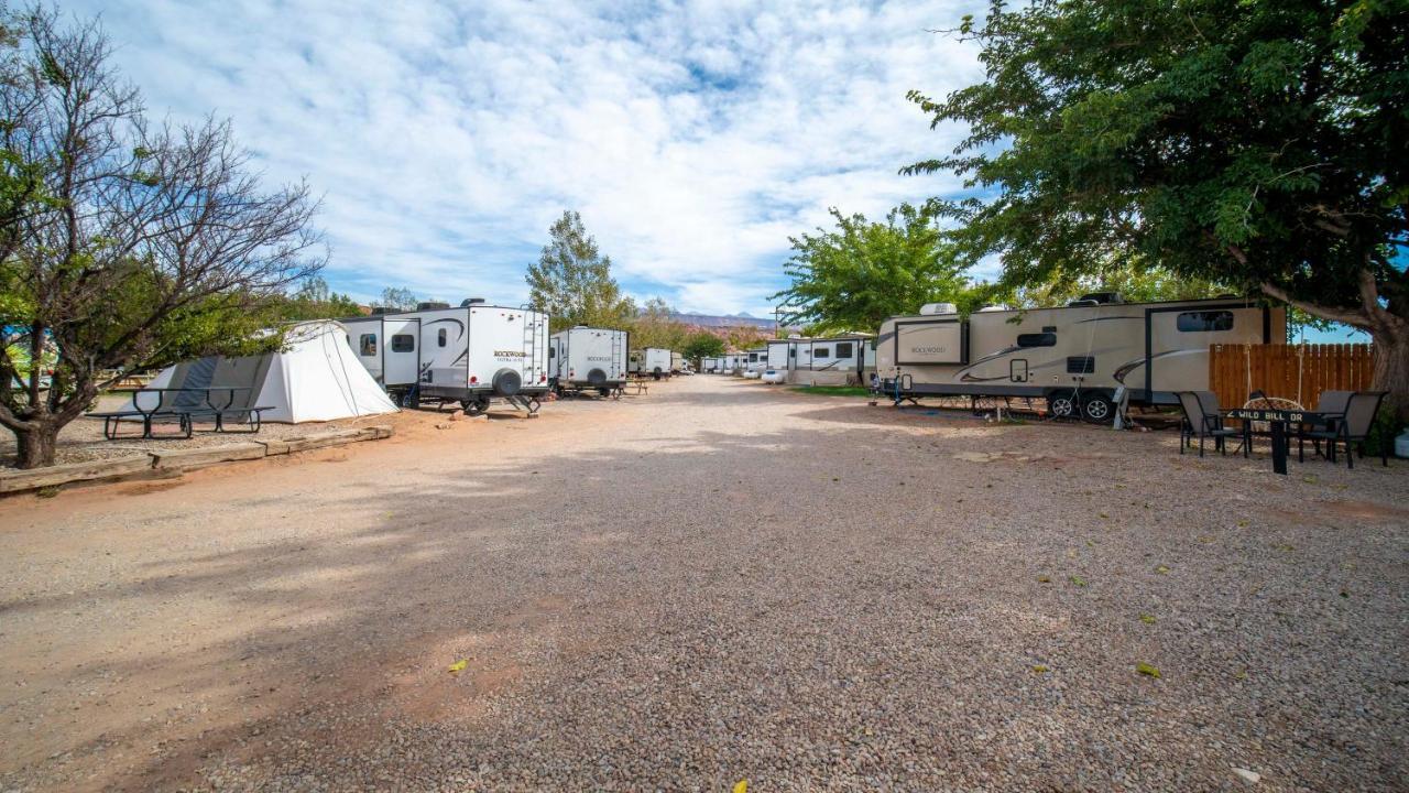 Outdoor Glamping Large 5Th Wheel Setup Ok4A Appartamento Moab Esterno foto
