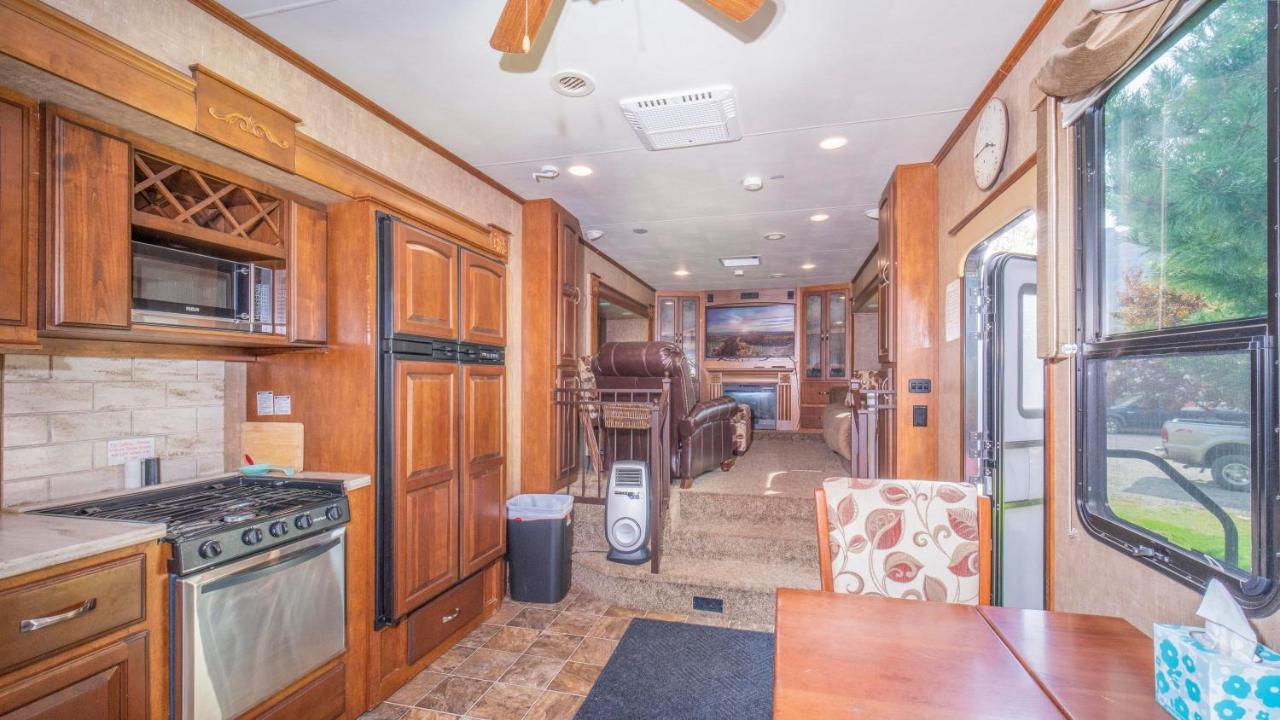 Outdoor Glamping Large 5Th Wheel Setup Ok4A Appartamento Moab Esterno foto