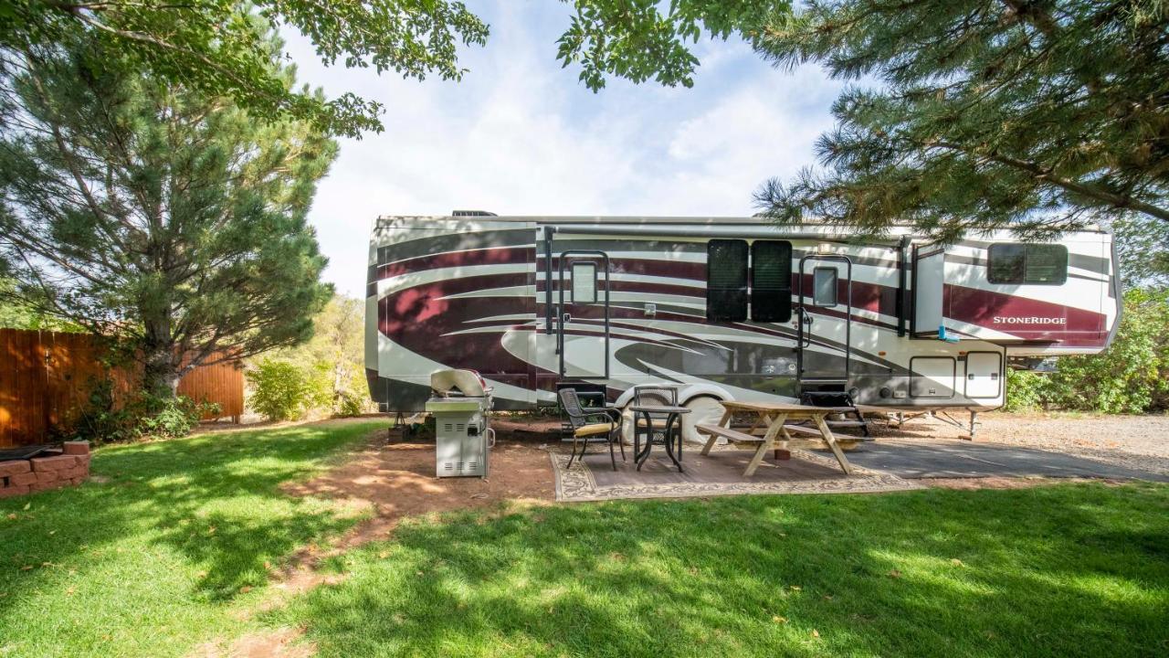 Outdoor Glamping Large 5Th Wheel Setup Ok4A Appartamento Moab Esterno foto