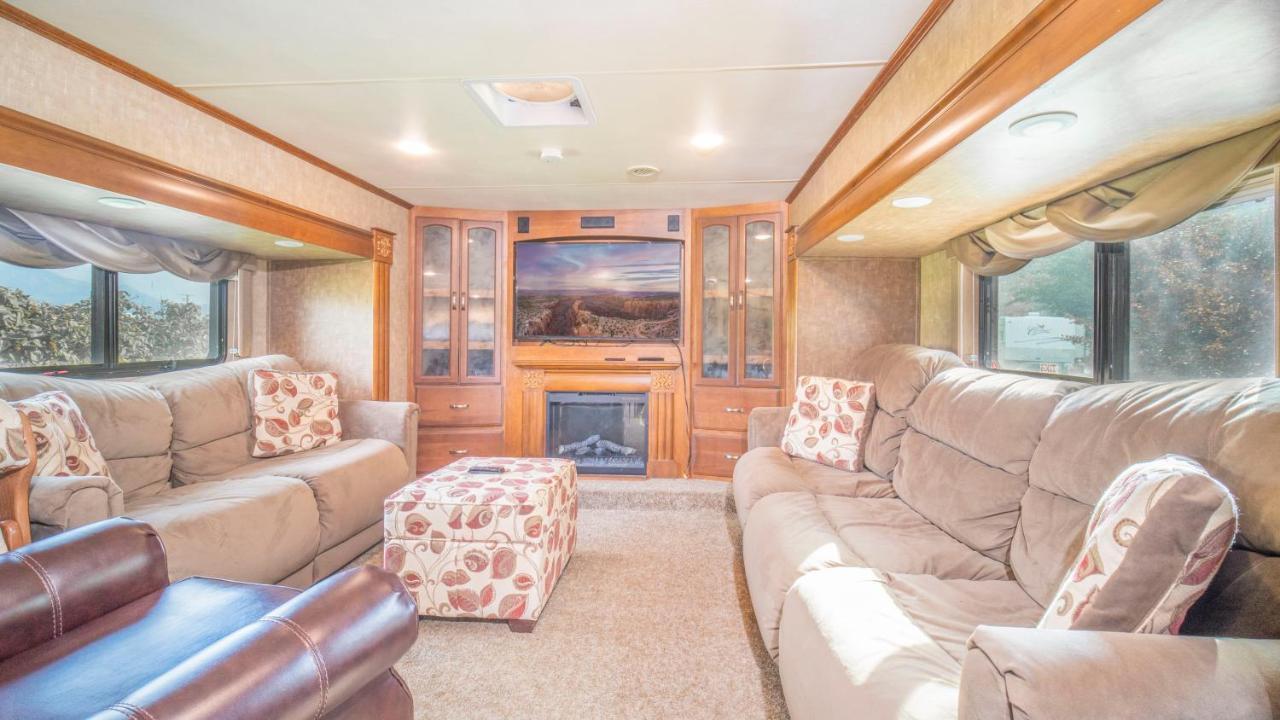 Outdoor Glamping Large 5Th Wheel Setup Ok4A Appartamento Moab Esterno foto